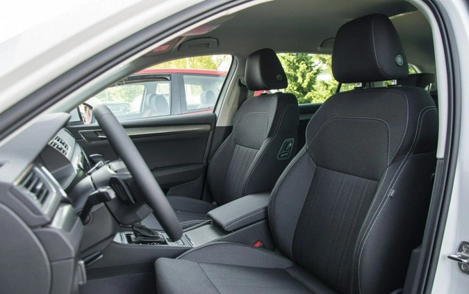 Skoda Superb cena 172000 przebieg: 5, rok produkcji 2024 z Brusy małe 407